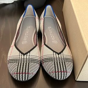 Rothy’s Flat 8.5 grey Glen plaid